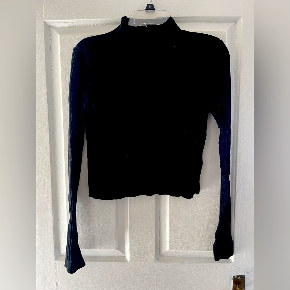 Ribbed Black Long Sleeve